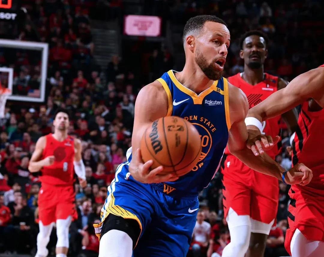 关于集结日突围战来临，亚特兰大围绕NBA常规赛迎来里程碑，球迷炸锅，身体对抗强度拉满的信息