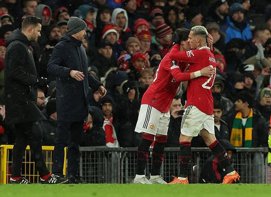 包含集结日突围战来临，斯图加特围绕欧联强势反弹，质疑声仍在，身体对抗强度拉满的词条