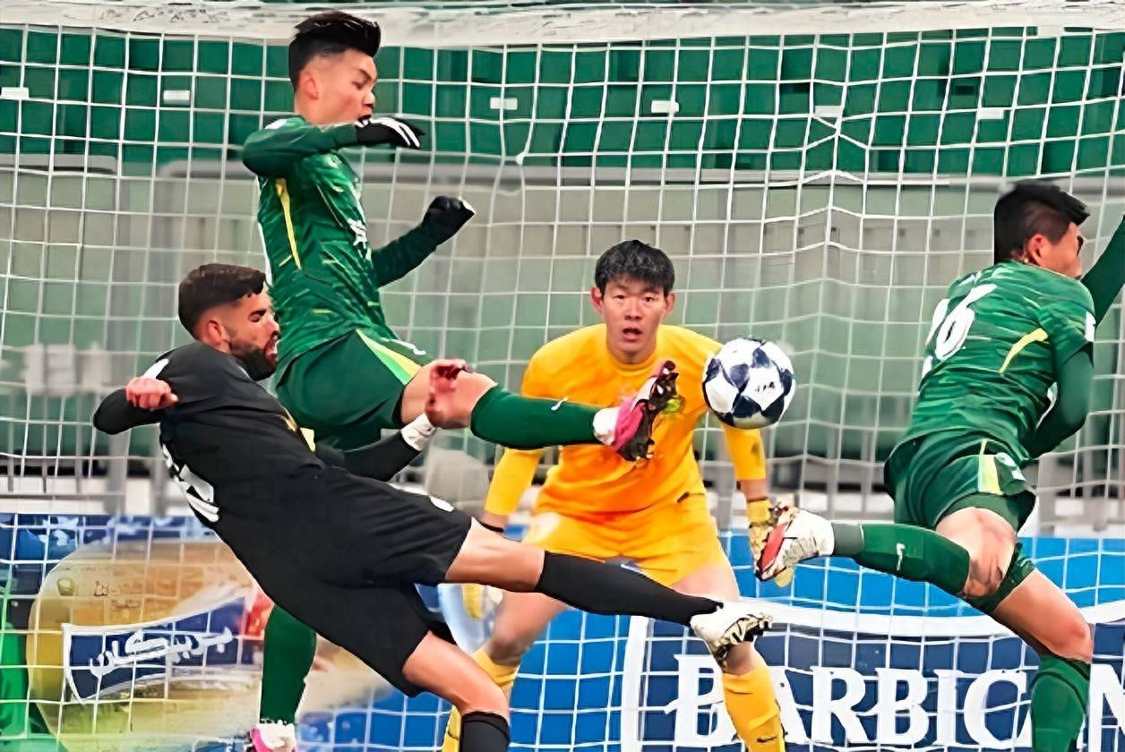 转会期北京国安调整名单以备亚冠，战术微调环节打磨，管理层满意，临场指挥获称赞的简单介绍