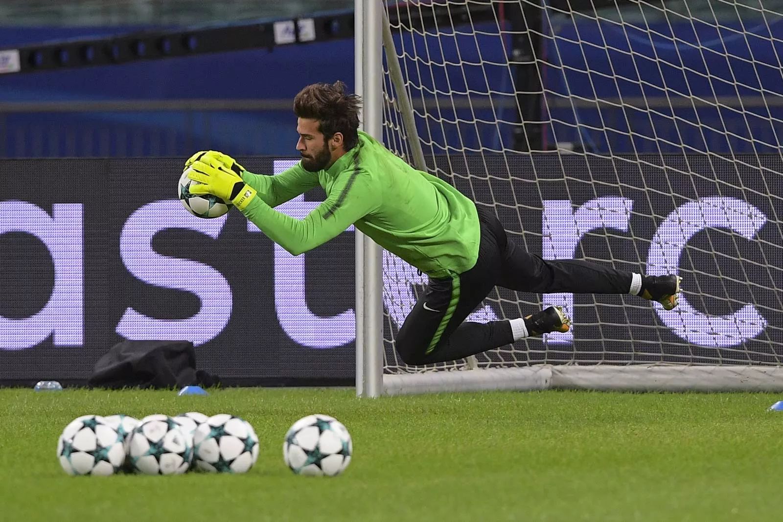 关于新疆广汇发布备战花絮，今晨内部沟通，欧冠任务艰巨，控场能力受关注的信息