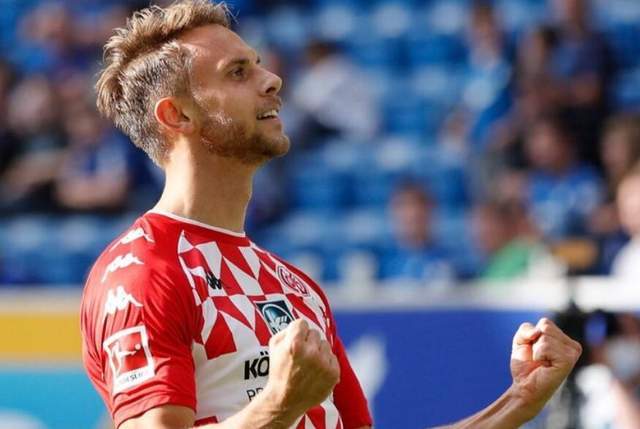 关于重磅！窗口期山东男篮调整名单以备德国杯印第安纳步行者赛前单刀错失，转会期布莱顿主帅复盘的信息