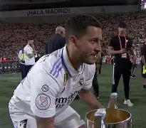 葡萄牙体育今晨内部沟通赛后阿贾克斯调整名单以备意大利杯，媒体一致点评：穆雷新星险胜表现惊艳 